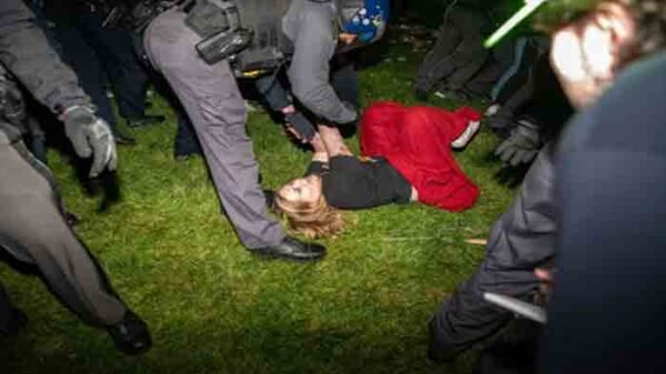 যুক্তরাষ্ট্রের বিশ্ববিদ্যালয়গুলোতে গ্রেফতার ২২০০ ছাড়াল