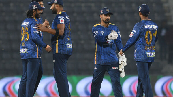 বিপিএলে রেকর্ড ব্যবধানে রাজকীয় জয় ঢাকার